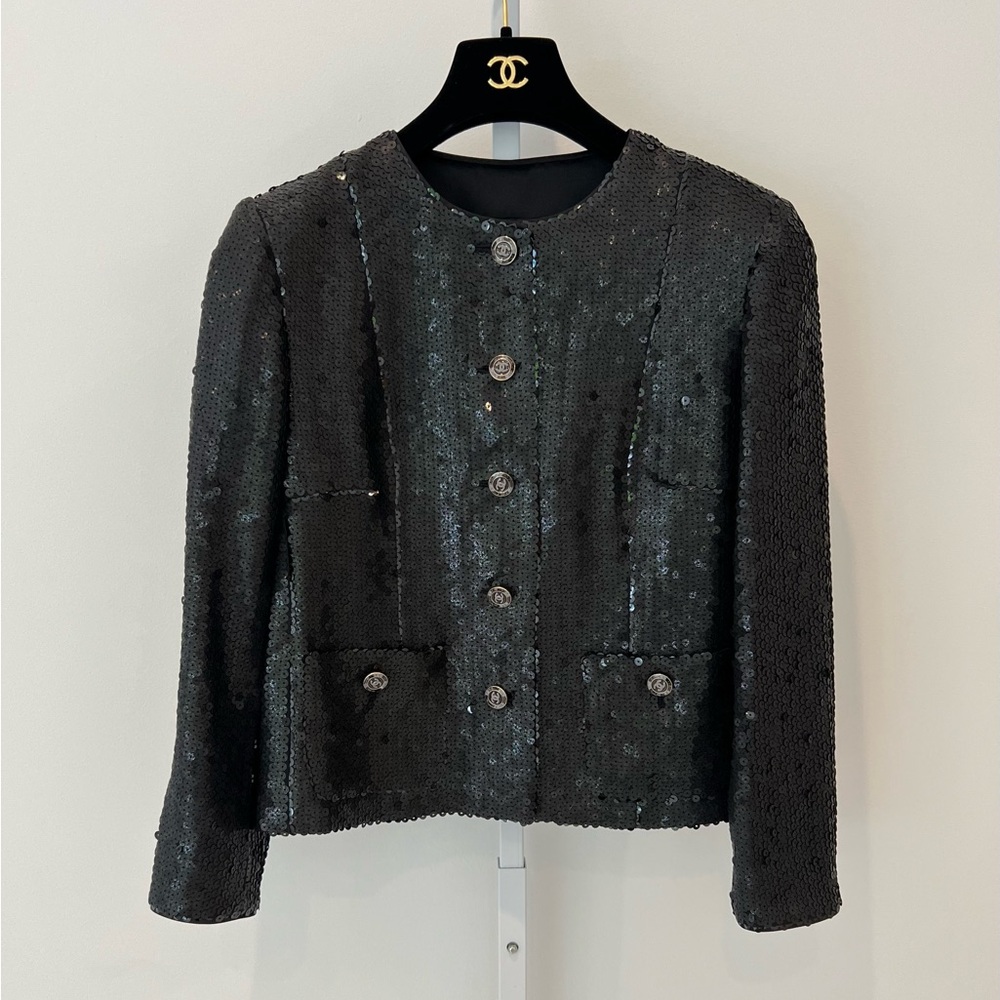 CHANEL 23C RESORT RUNWAY BLACK SEQUINS JACKET SIZE FR 38 / US 6 NWOTS!